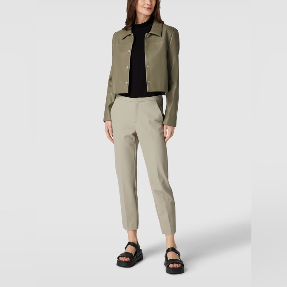 MAC Chino with label detail model 'CAJA' in kitt